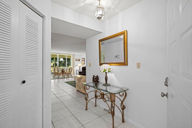 3 of 30 - 106 Half Moon Circle #b1, Hypoluxo, FL