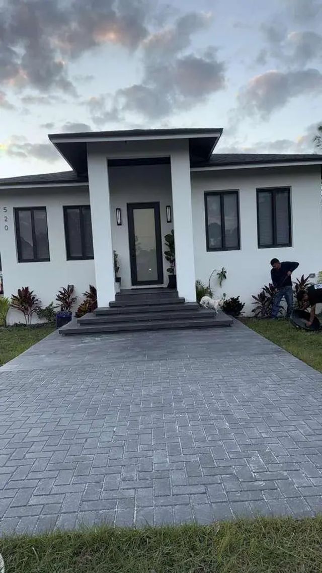2 of 14 - 520 S Nogal Street, Clewiston, FL