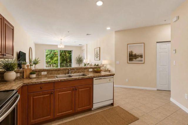 3 of 31 - 2004 Freeport Lane #4106, Riviera Beach, FL