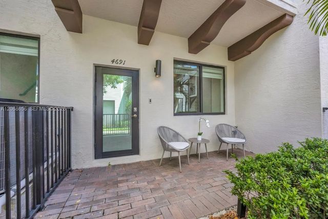 3 of 32 - 4691 Nw 83rd Parkway, Doral, FL