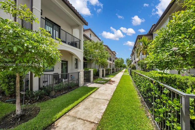 4 of 32 - 4691 Nw 83rd Parkway, Doral, FL