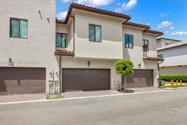 5 of 32 - 4691 Nw 83rd Parkway, Doral, FL