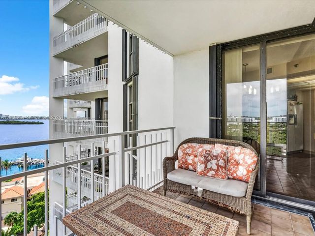 3 of 40 - 4000 Towerside Terrace #1407, Miami, FL