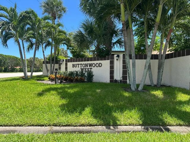 3 of 13 - 6310 Tall Cypress Circle, Greenacres, FL