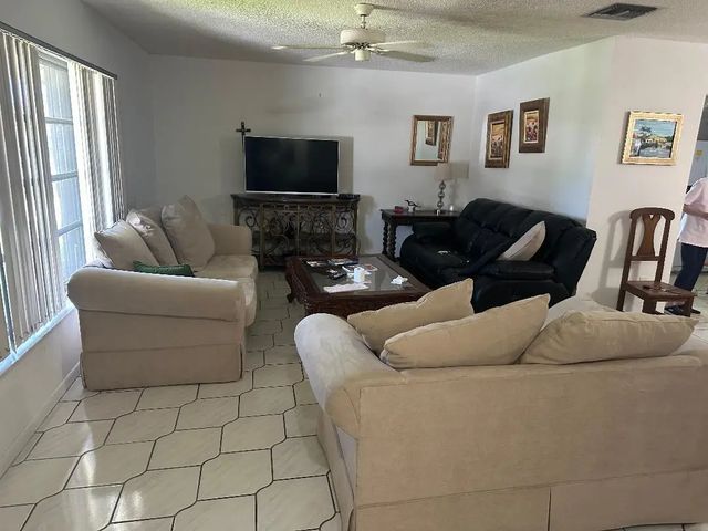 5 of 13 - 6310 Tall Cypress Circle, Greenacres, FL