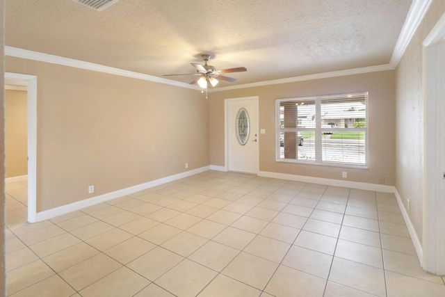 3 of 29 - 5249 Ne 4th Terrace, Oakland Park, FL
