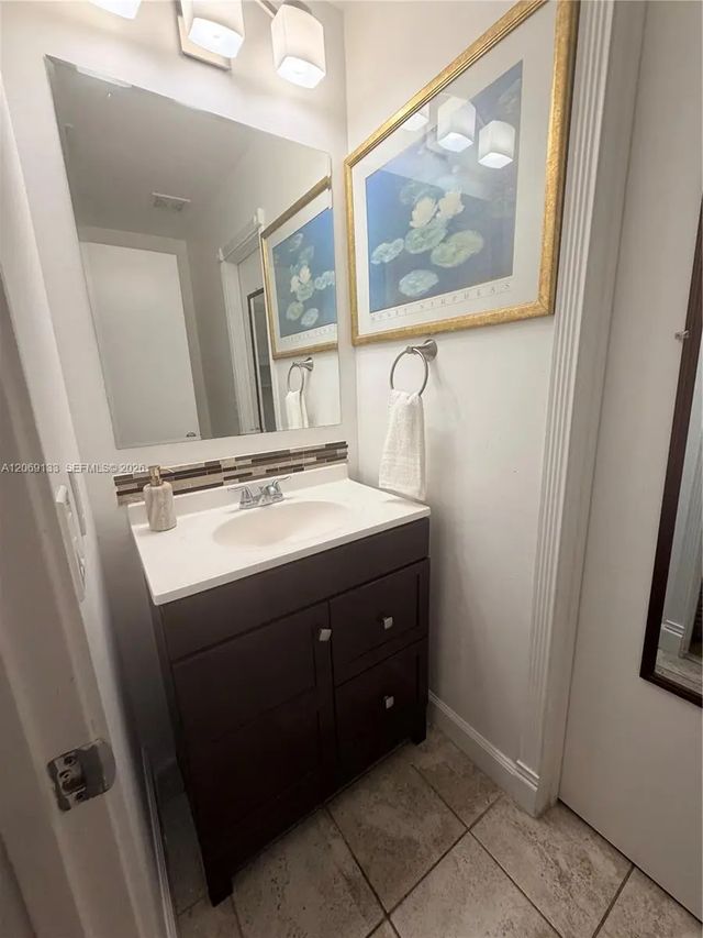 2 of 16 - 1201 N Liberty Avenue #1201e, Homestead, FL