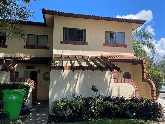 8843 Springtree Lakes Drive, Sunrise