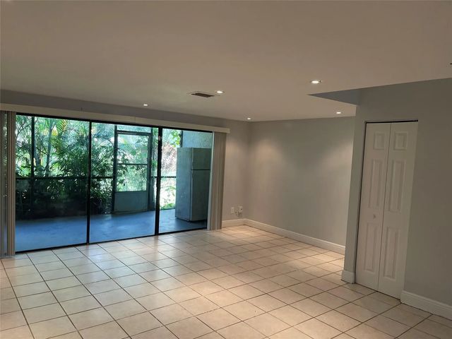 4 of 18 - 8843 Springtree Lakes Drive, Sunrise, FL