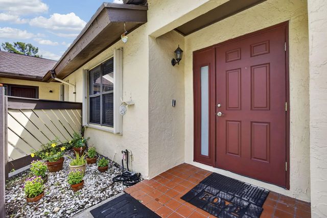5 of 34 - 140 Karanda Court, Royal Palm Beach, FL