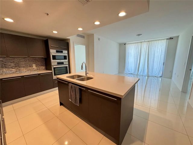 4 of 21 - 7661 Nw 107th Avenue #308, Doral, FL
