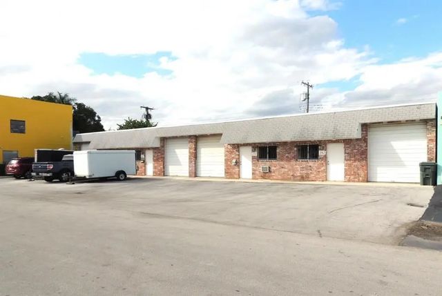 141 Ne 32nd Street, Oakland Park