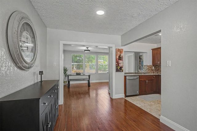 5 of 27 - 6001 Nw 66th Terrace, Tamarac, FL