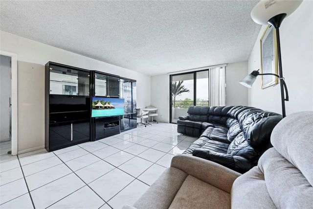 5 of 22 - 600 Three Islands Boulevard #301, Hallandale Beach, FL