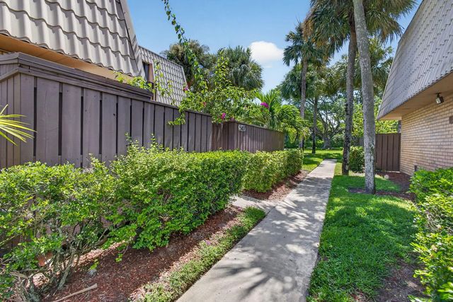 2 of 38 - 5107 51st Way, West Palm Beach, FL