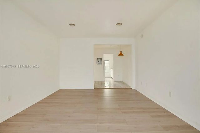 2 of 20 - 835 Meridian Avenue #3, Miami Beach, FL