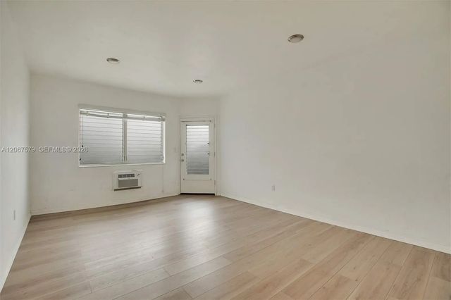 3 of 20 - 835 Meridian Avenue #3, Miami Beach, FL
