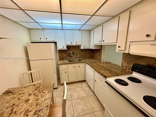 3 of 15 - 5020 Nw 79th Avenue #202, Doral, FL