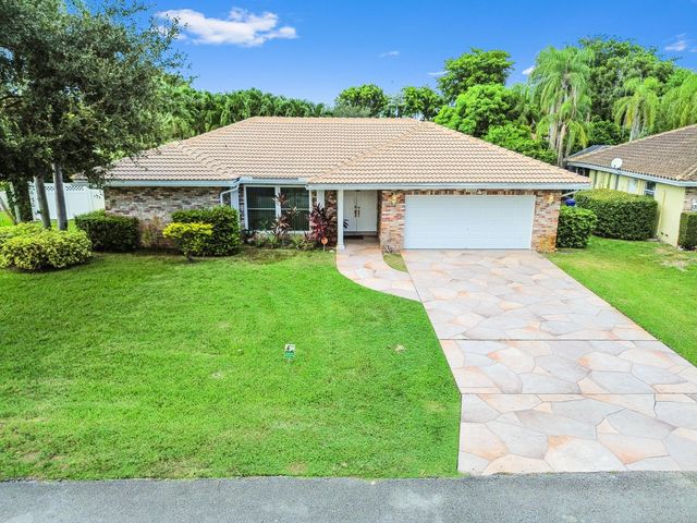 2 of 32 - 7123 Nw 42nd Court, Coral Springs, FL