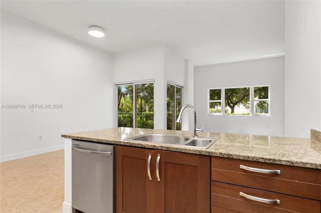 3 of 47 - 19900 E Country Club Drive #104, Aventura, FL