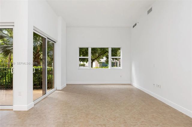 4 of 47 - 19900 E Country Club Drive #104, Aventura, FL