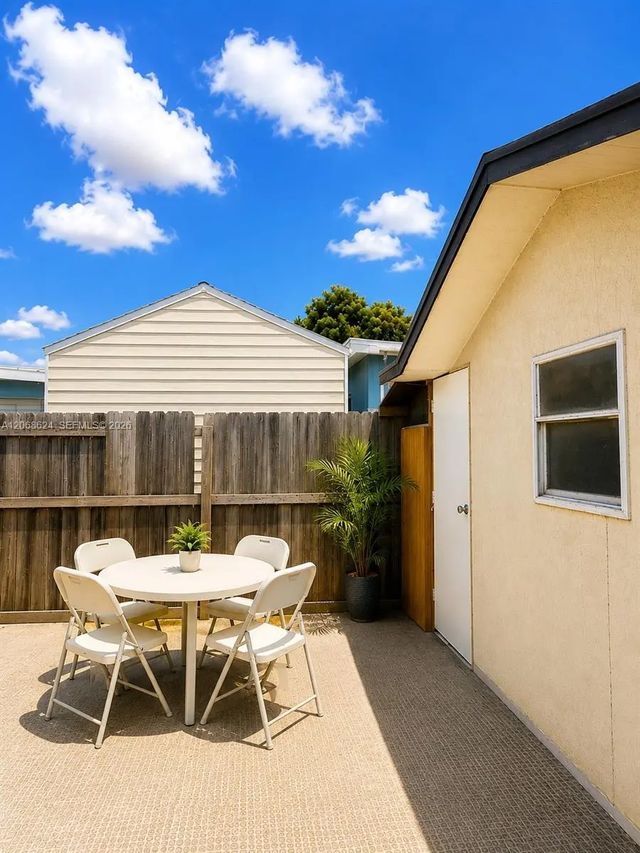4 of 10 - 19811 Sw 116th Avenue, Miami, FL