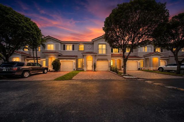 5733 Nw 112th Place, Doral