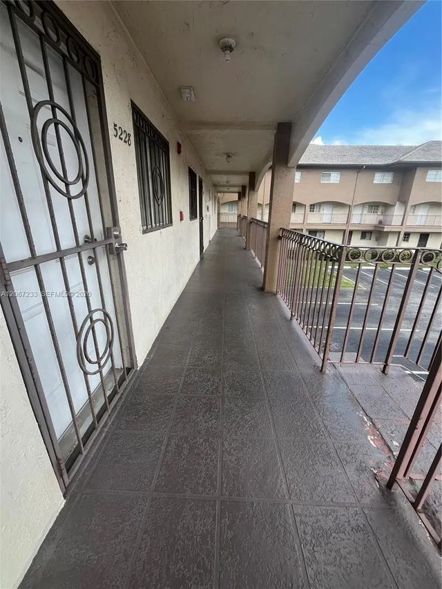8851 Nw 119 Street #5222, Hialeah Gardens