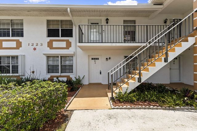 1223 S Lakes End Drive #e-1, Fort Pierce