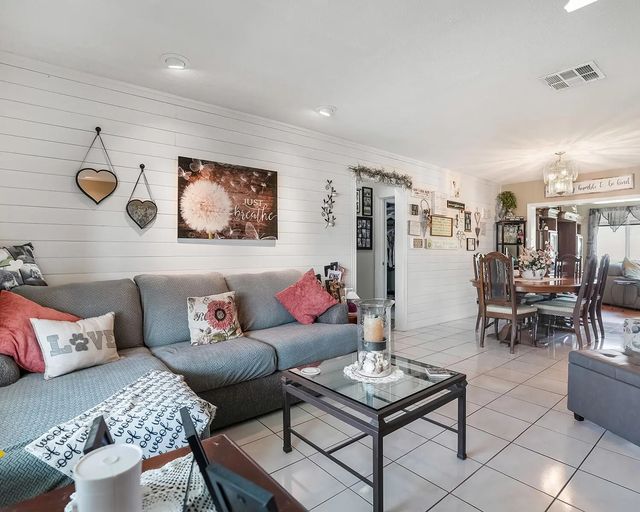 3 of 35 - 4701 Nw 47th Terrace, Tamarac, FL