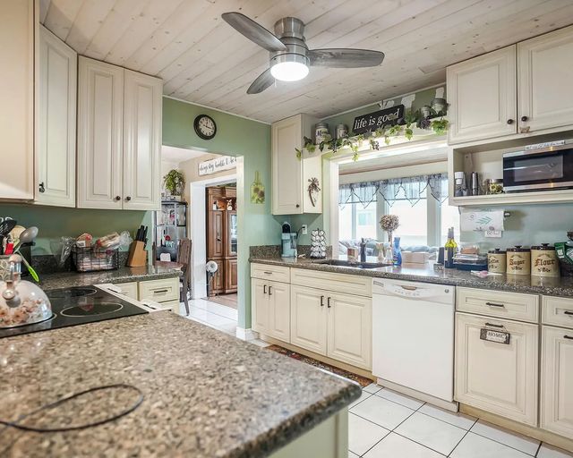 5 of 35 - 4701 Nw 47th Terrace, Tamarac, FL