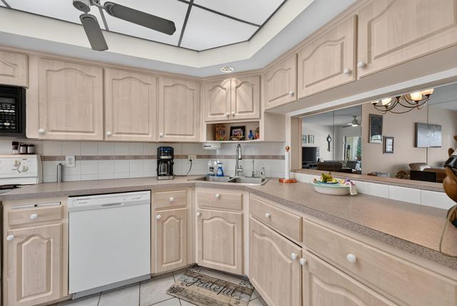 3 of 18 - 1100 Sw 12th Street #208, Fort Lauderdale, FL