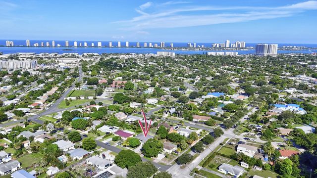 2 of 26 - 640 W Ilex Drive, Lake Park, FL