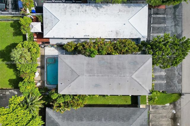 5 of 8 - 305 Se 12th Avenue, Pompano Beach, FL
