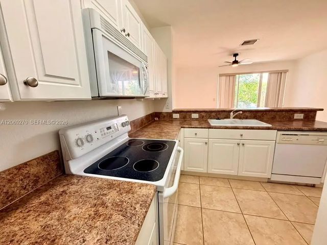 4 of 27 - 230 Se 29th Avenue #12, Homestead, FL