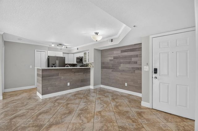 110 Yacht Club Way #103, Hypoluxo