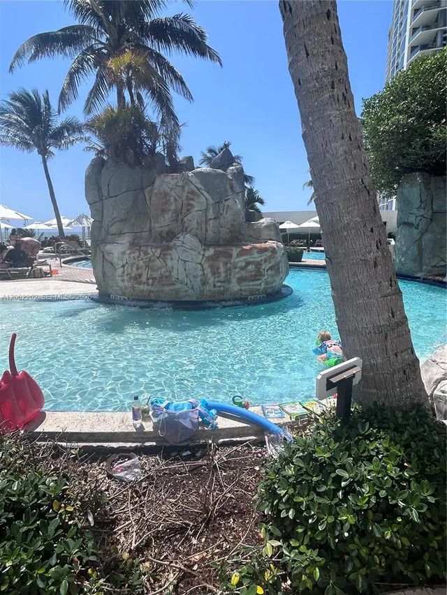 4 of 14 - 18001 Collins Avenue #2206, Sunny Isles Beach, FL