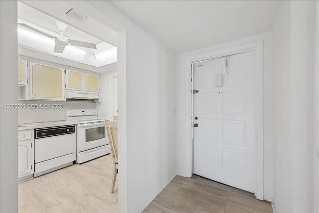 5 of 19 - 1200 Hillcrest Court #315, Hollywood, FL