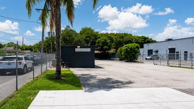 4 of 13 - 3100 Nw 27th Avenue, Miami, FL
