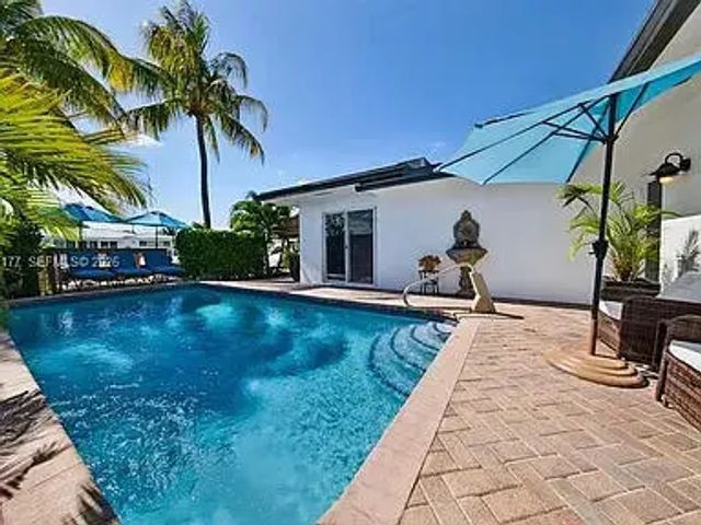 5 of 44 - 2125 Ne 17th Terrace, Wilton Manors, FL