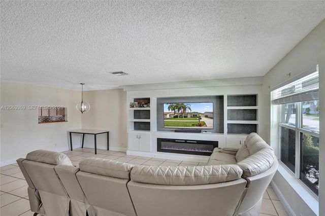 4 of 26 - 5451 Chicory Lane, Lake Worth, FL