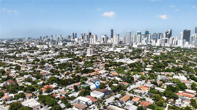 5 of 17 - 1128 Sw 11th Avenue, Miami, FL