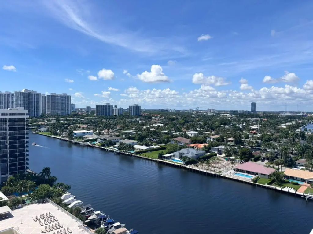 1965 S Ocean Drive #16p, Hallandale Beach