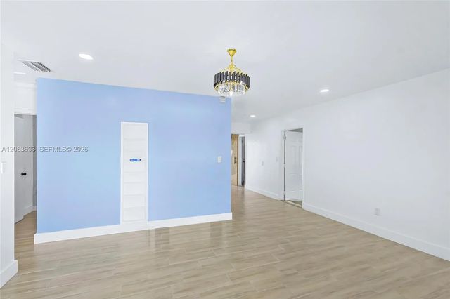 5 of 35 - 1854 Lauderdale Manor Drive, Fort Lauderdale, FL
