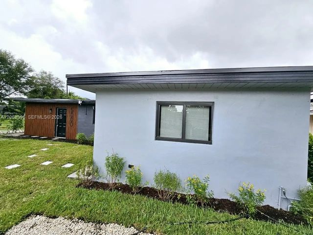 5 of 26 - 5000 Sw 26th Avenue, Dania Beach, FL
