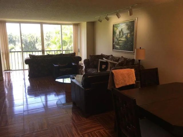 5 of 19 - 4070 Tivoli Court #202, Lake Worth, FL