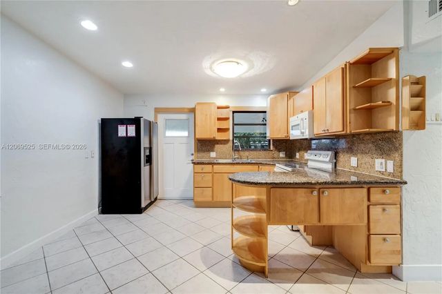 5 of 18 - 5677 Maypop Road, West Palm Beach, FL