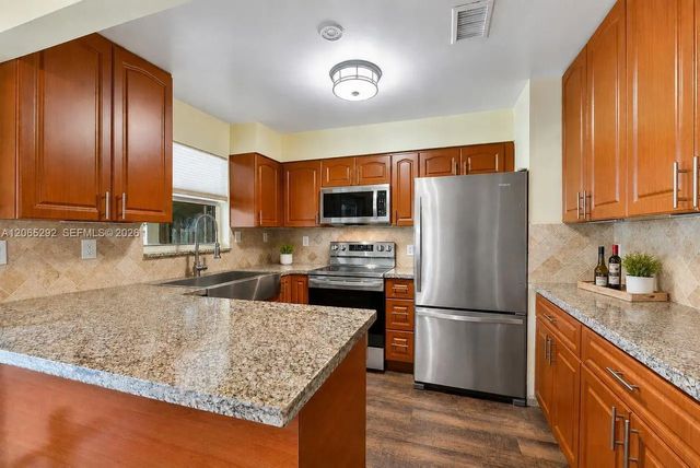 5 of 19 - 10340 Sw 154th Place #41, Miami, FL