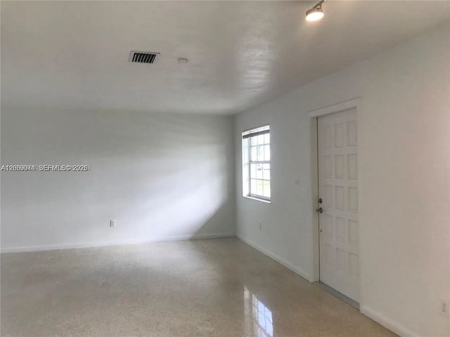 5 of 13 - 17940 Nw 85th Avenue, Hialeah, FL