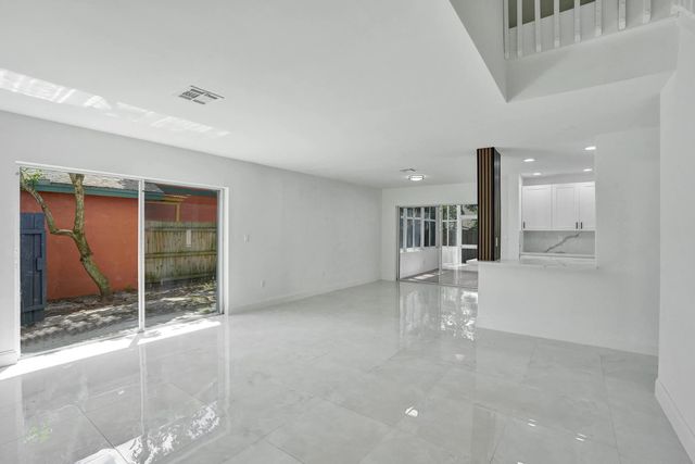 4 of 36 - 9740 Sw 14th Street, Pembroke Pines, FL